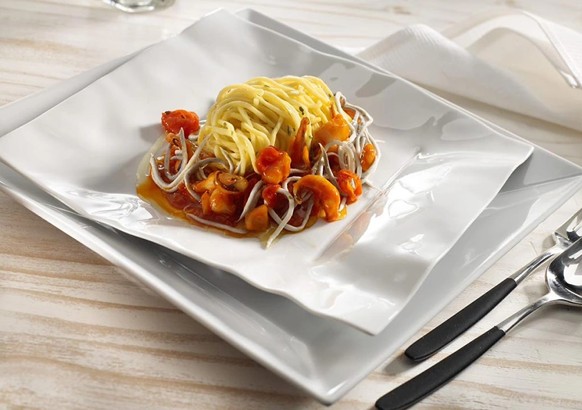 Espaguetis con Anguriñas y Sepia