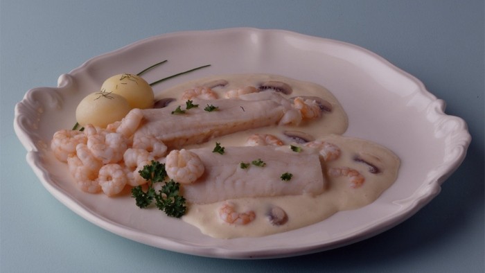 Ventrescas de merluza con gambas y champiñones