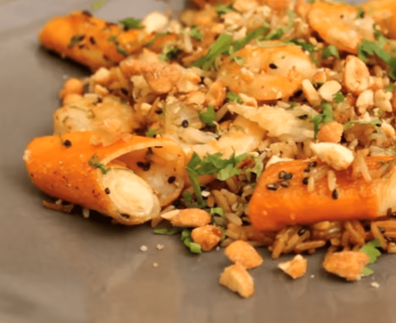 Arroz con Langostinos, Palitos de Mar y Cacahuetes