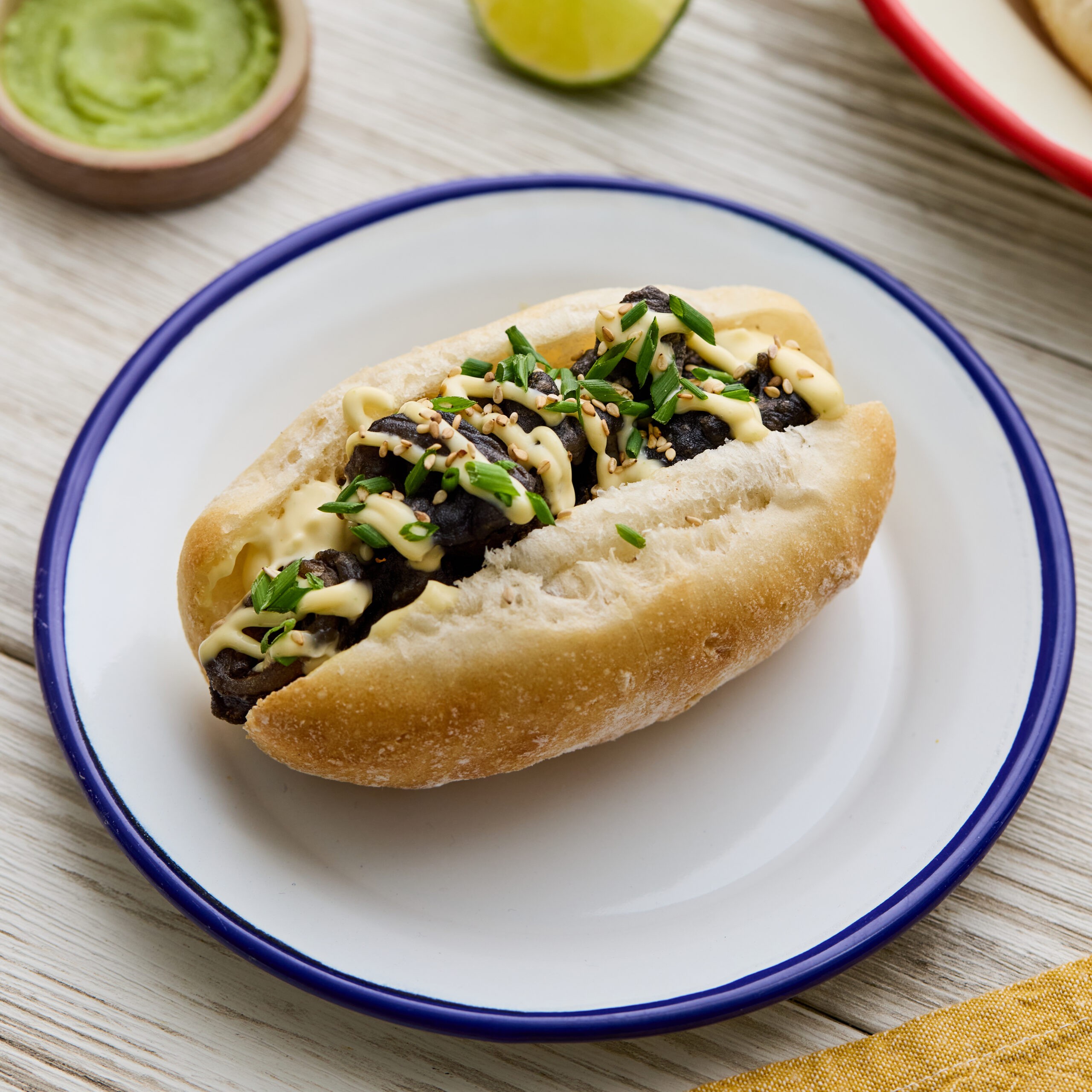 Bocata de calamares negros con mayonesa de wasabi