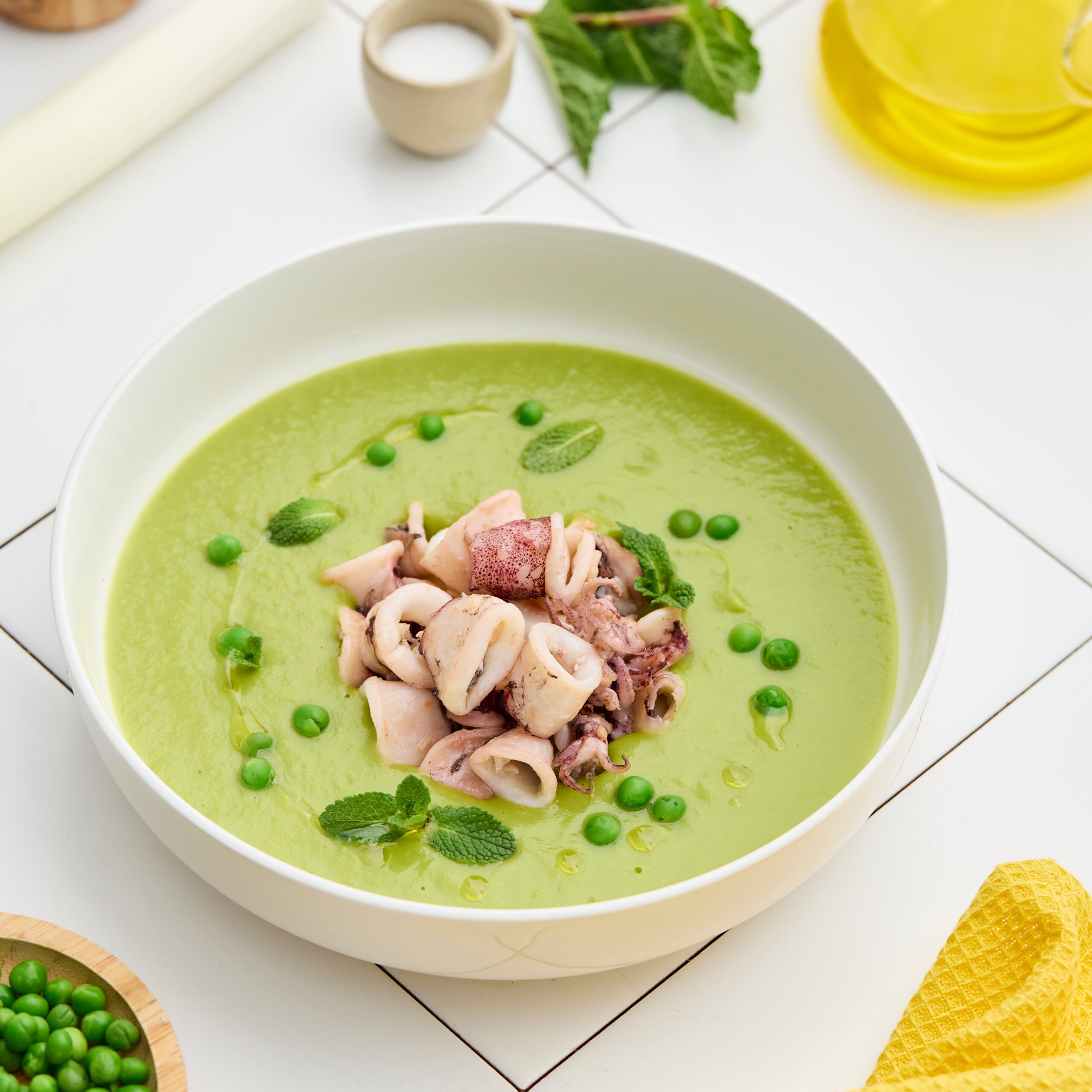 Crema de Guisantes con Calamares Salteados