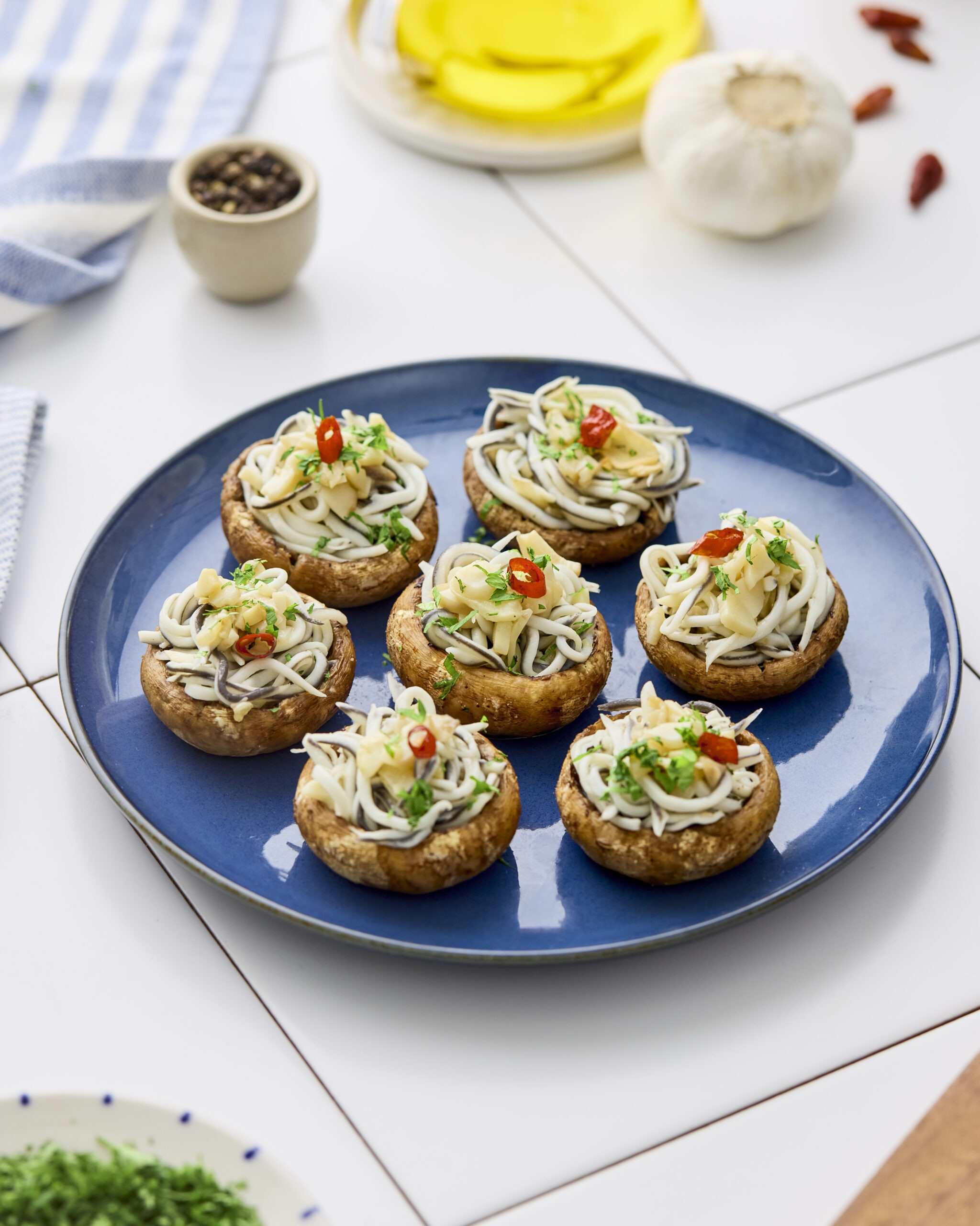 Tartaleta de champiñón y anguriñas