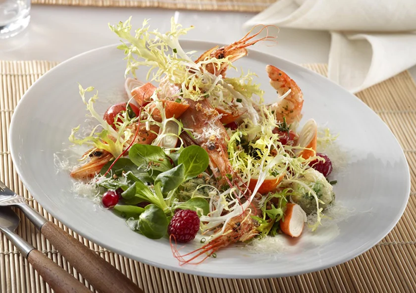 Ensalada de Langostinos con Palitos de Mar