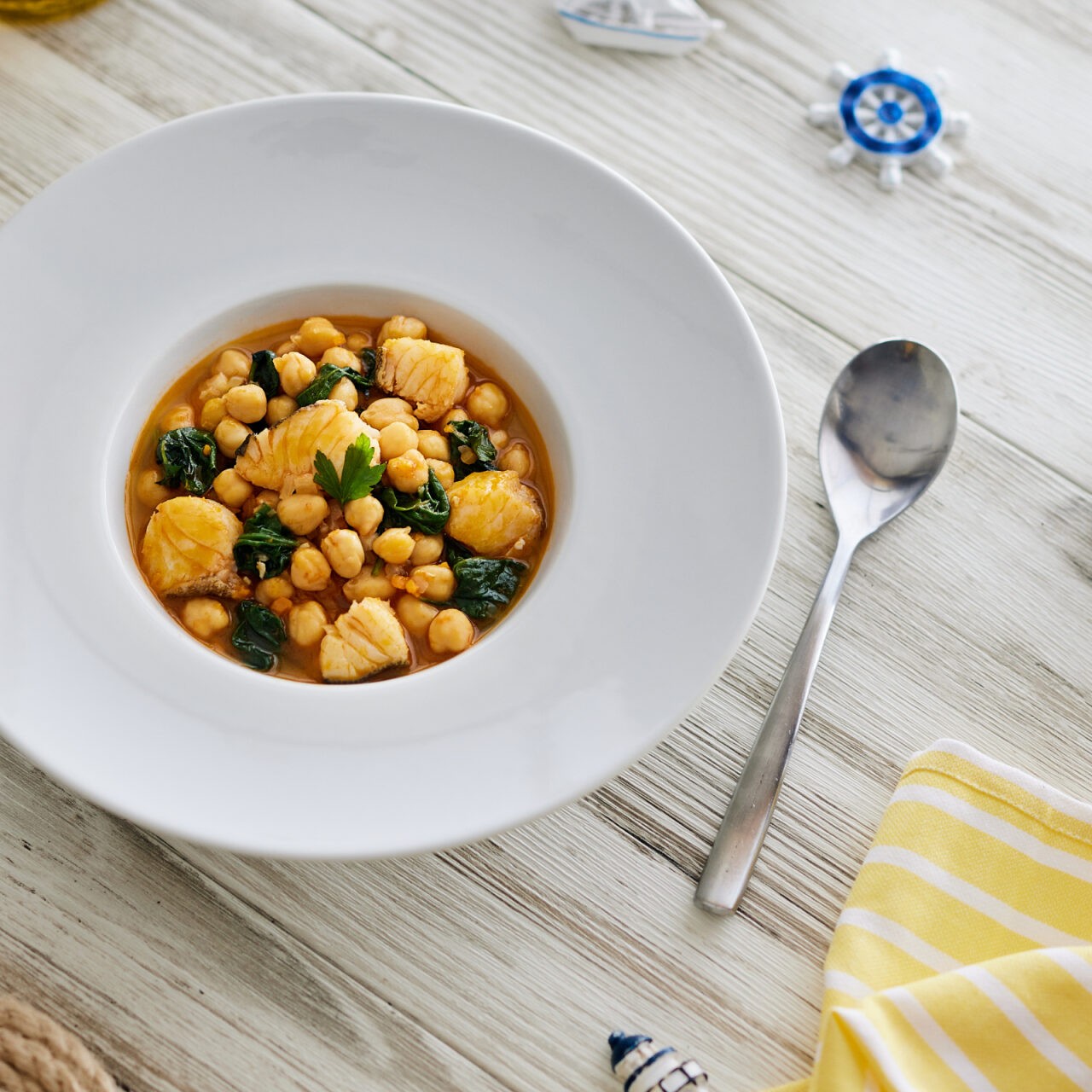 Potaje de bacalao con garbanzos y espinacas