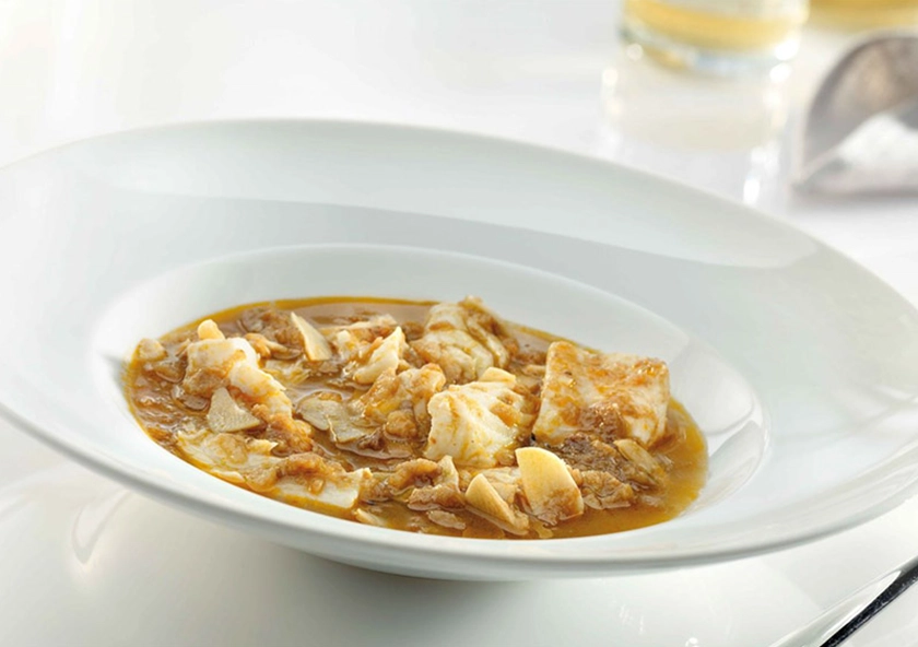 Sopa de Ajo con Merluza