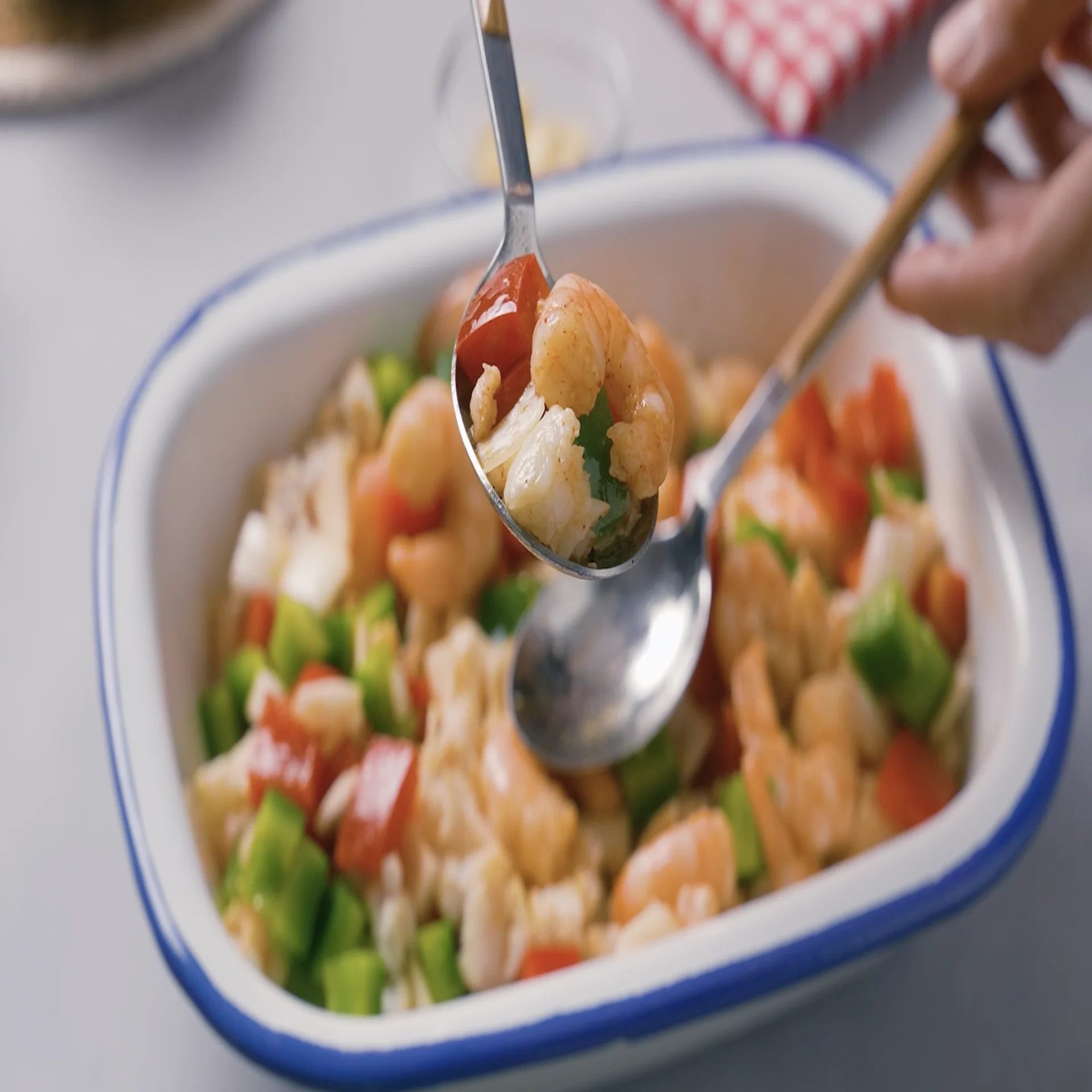 Salpicón de langostinos y merluza