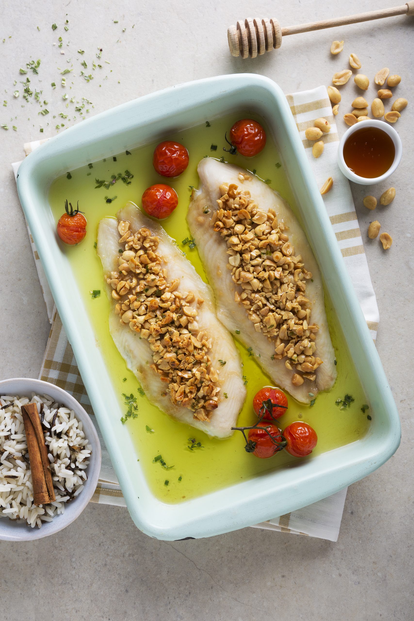Filetes de Panga con crujiente de cacahuete y miel